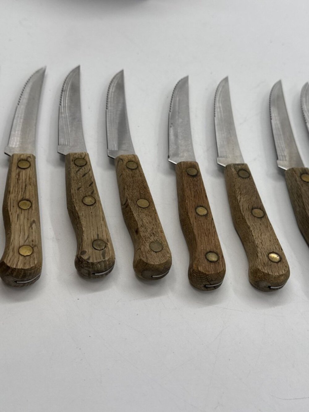 Vintage Knife Set Old Homestead Cutlery 8 Piece with Wood Block Serrated Knives - Picture 6 of 11